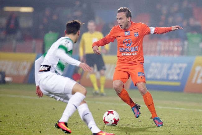 佳绩立下了 佳绩立下了