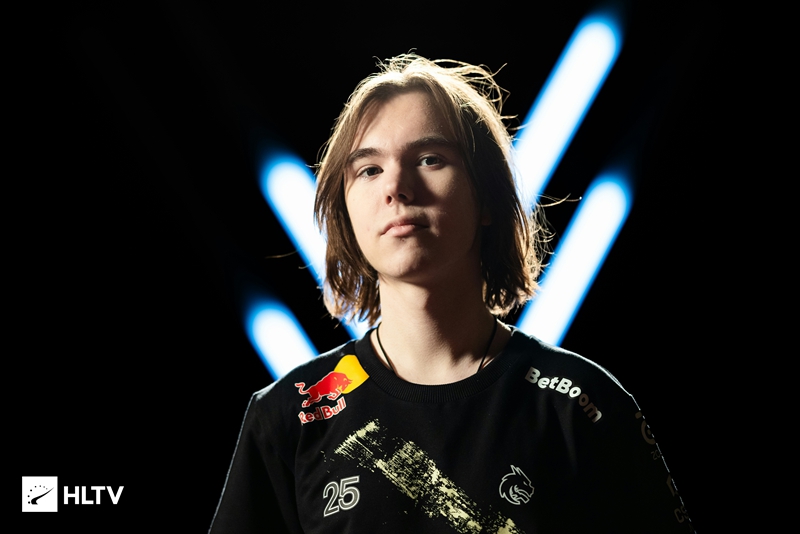 尤其是在中 尤其是在中