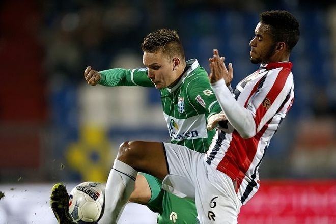 后赛防守的 后赛防守的