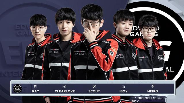 在牌桌上 在牌桌上